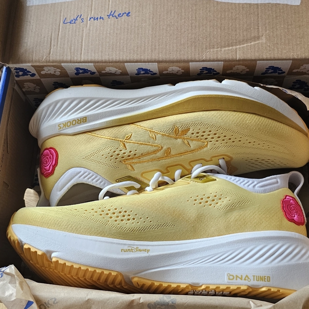 Brooks Run Disney Mens 10 Limited Edition